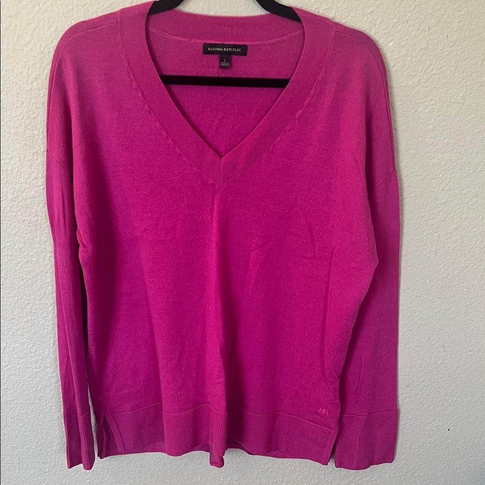 Banana Republic Women's Fuchsia Wool Sweater